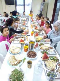  آرام برس : بنك الشام يشارك بحملة توزيع سلل غذائية رمضانية وإفطار صائم